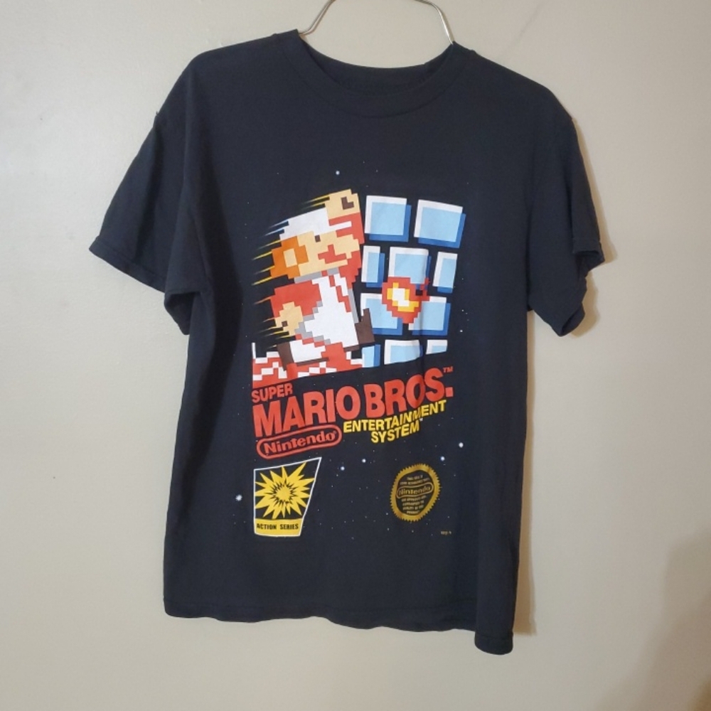 Nintendo Super Mario Bros Entertainment System 2017 Official T-Shirt Small #2136